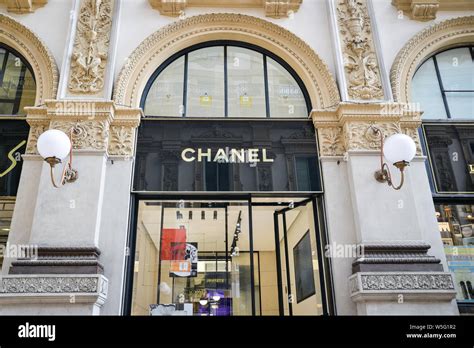 chanel outlet milan|chanel outlet in italy.